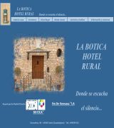 www.laboticahotelrural.com - Edificio singular con jardín temático piscina museo zona de lectura tertulia seis suites con hidromasaje chimenea y una decoración exclusiva situad